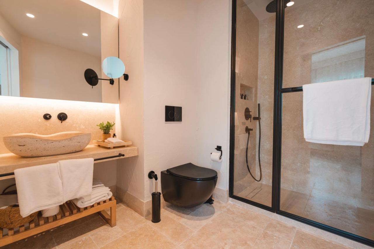 6 Rooms By Azumare Side Exterior photo