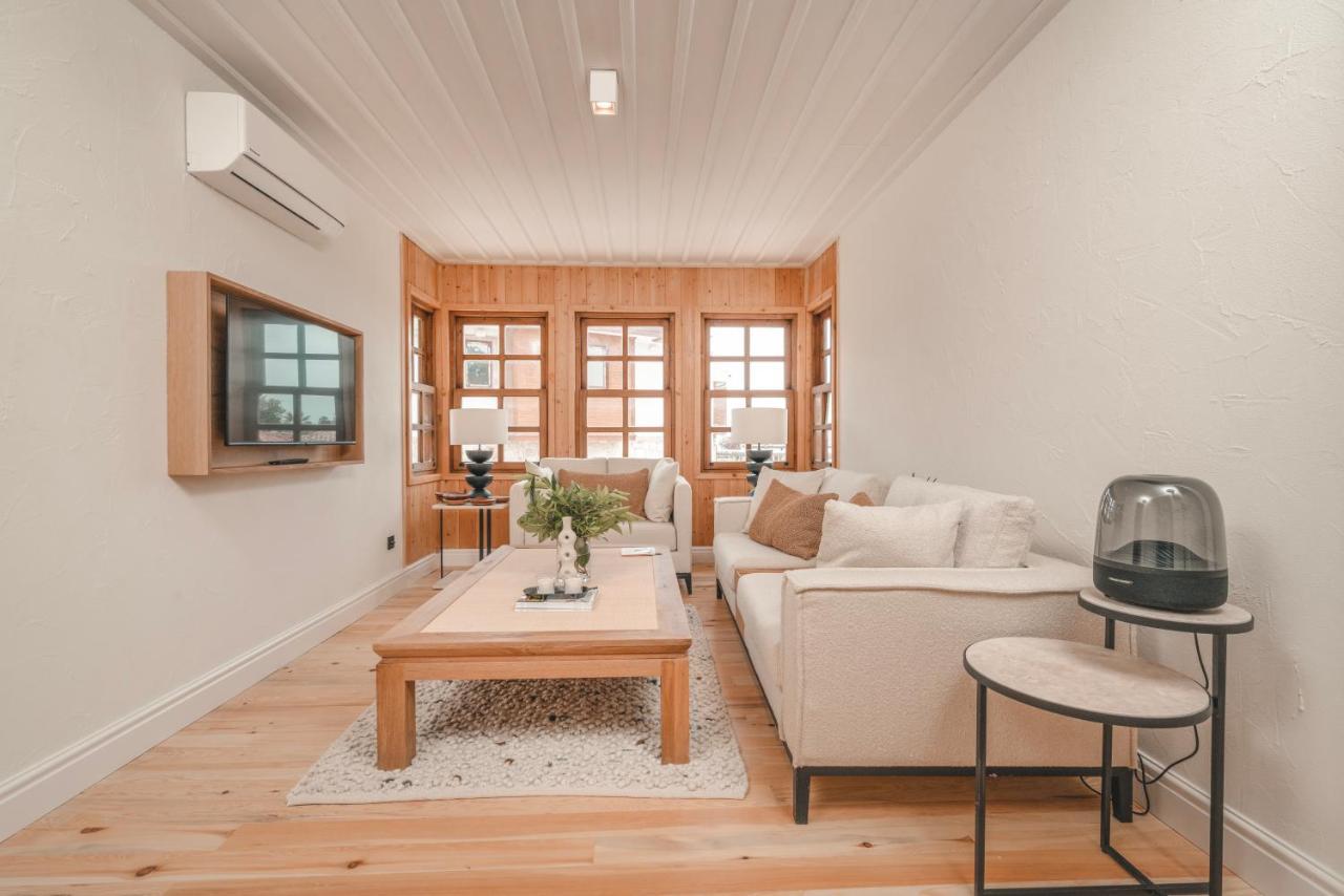 6 Rooms By Azumare Side Exterior photo