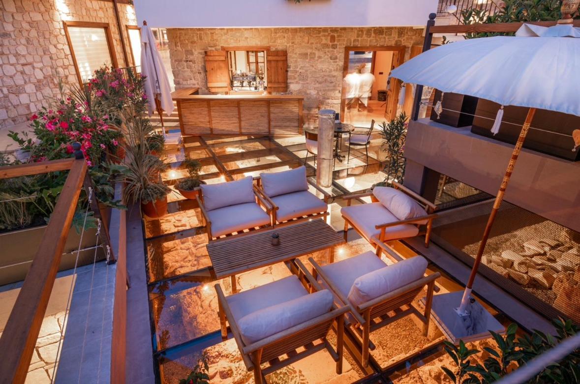 6 Rooms By Azumare Side Exterior photo