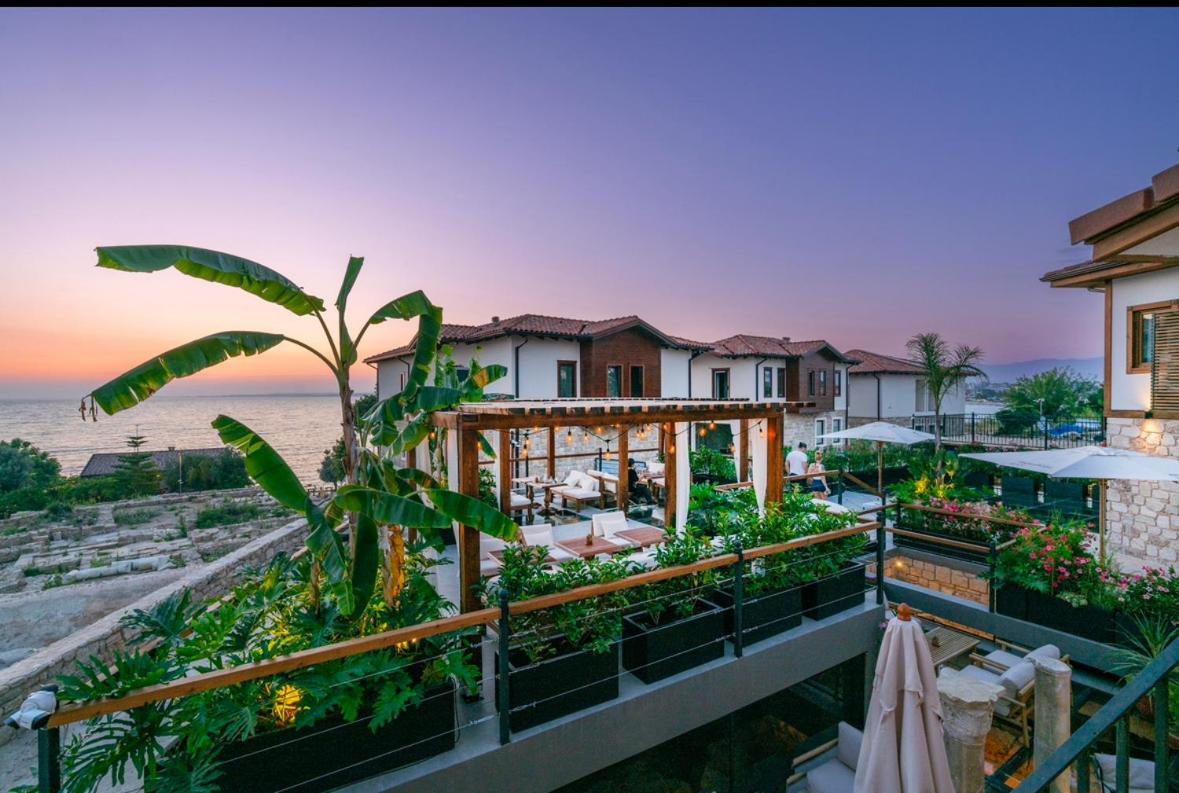 6 Rooms By Azumare Side Exterior photo